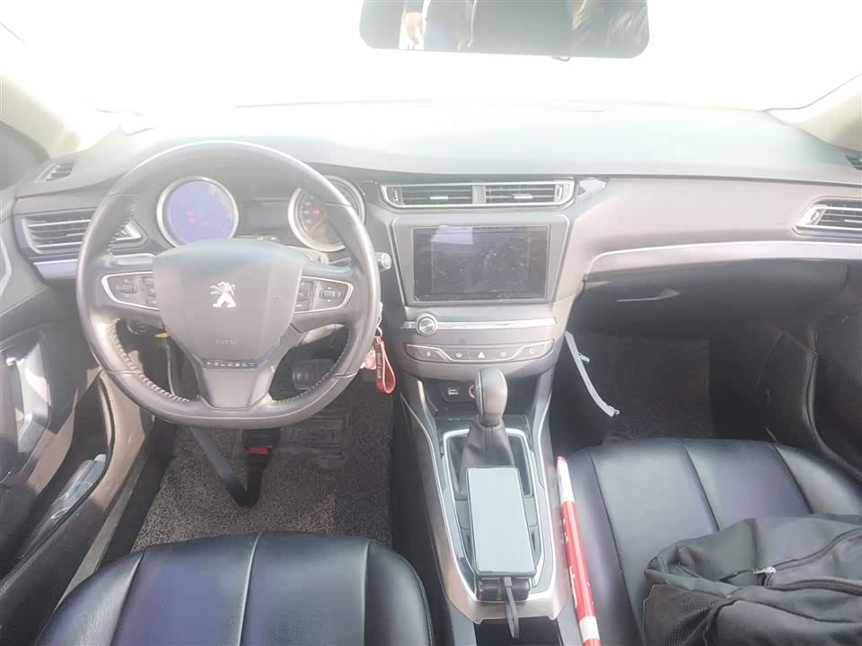 Peugeot 408