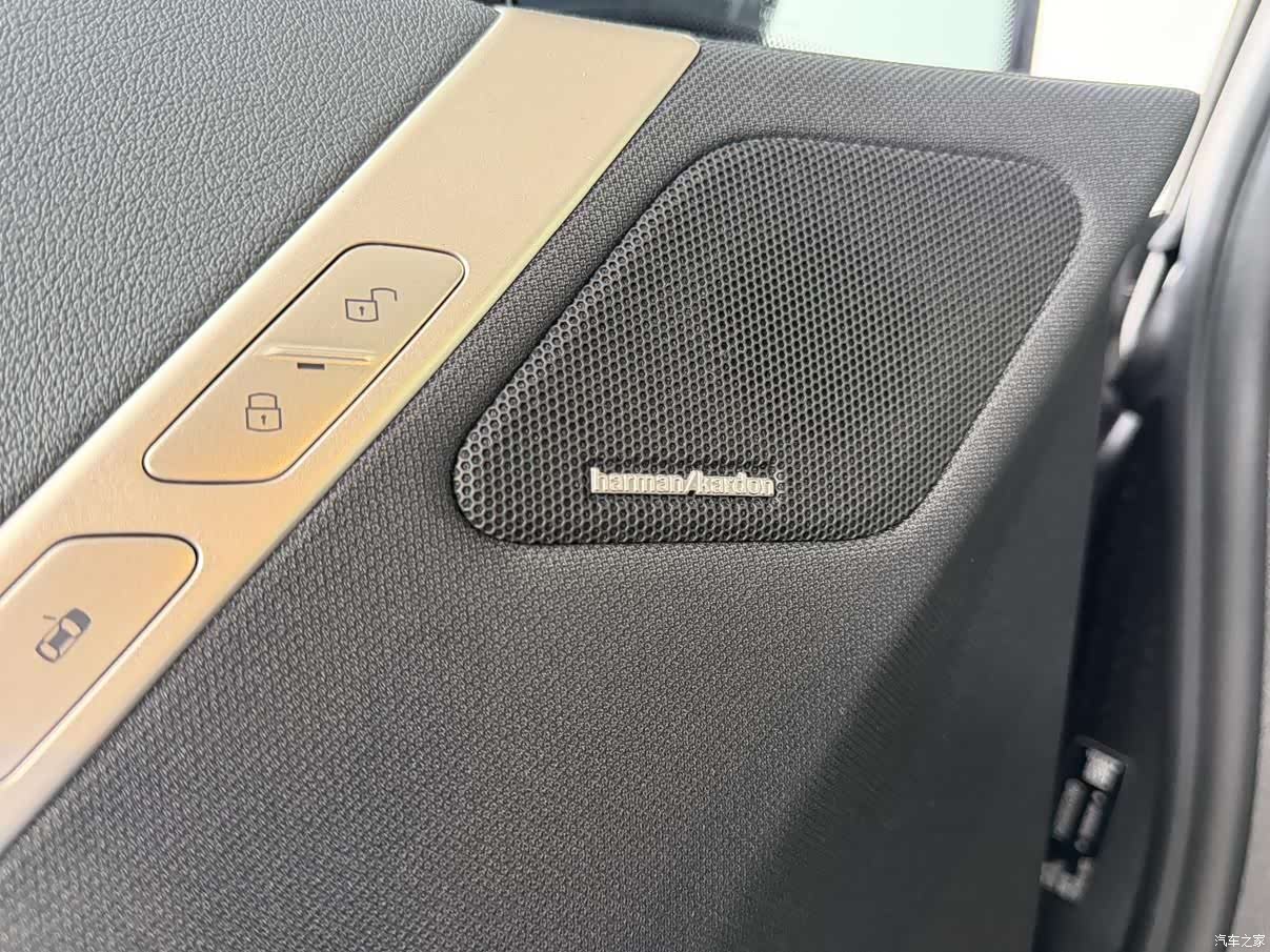BMW iX, 2023 19
