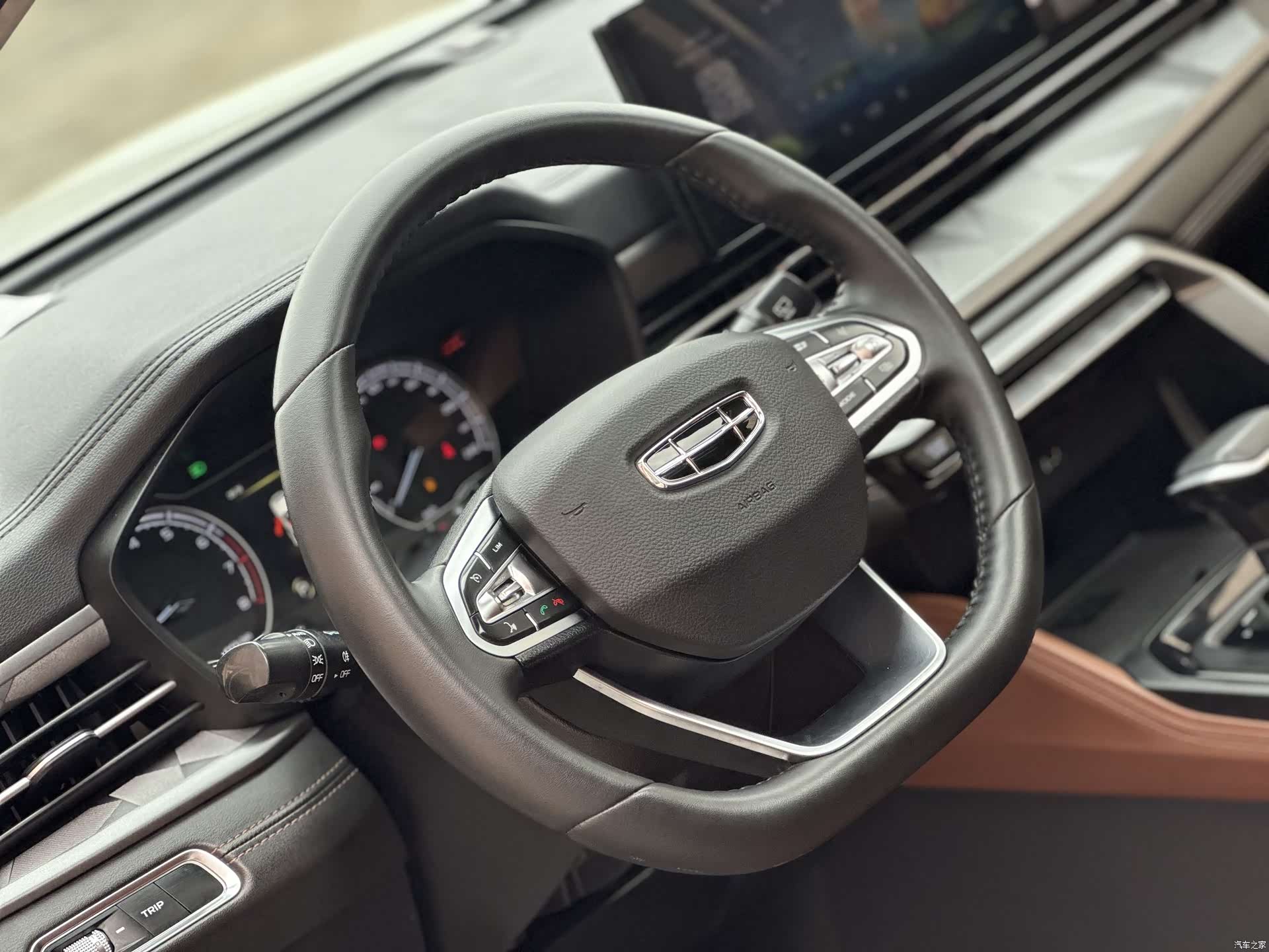 Geely X6, 2022 24