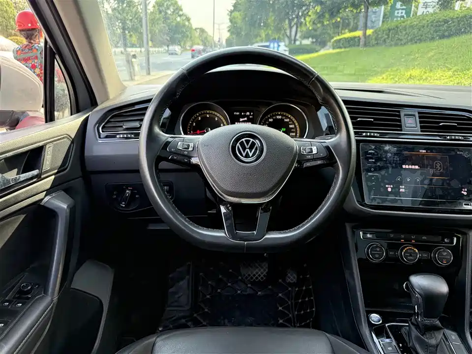 Volkswagen Tiguan L