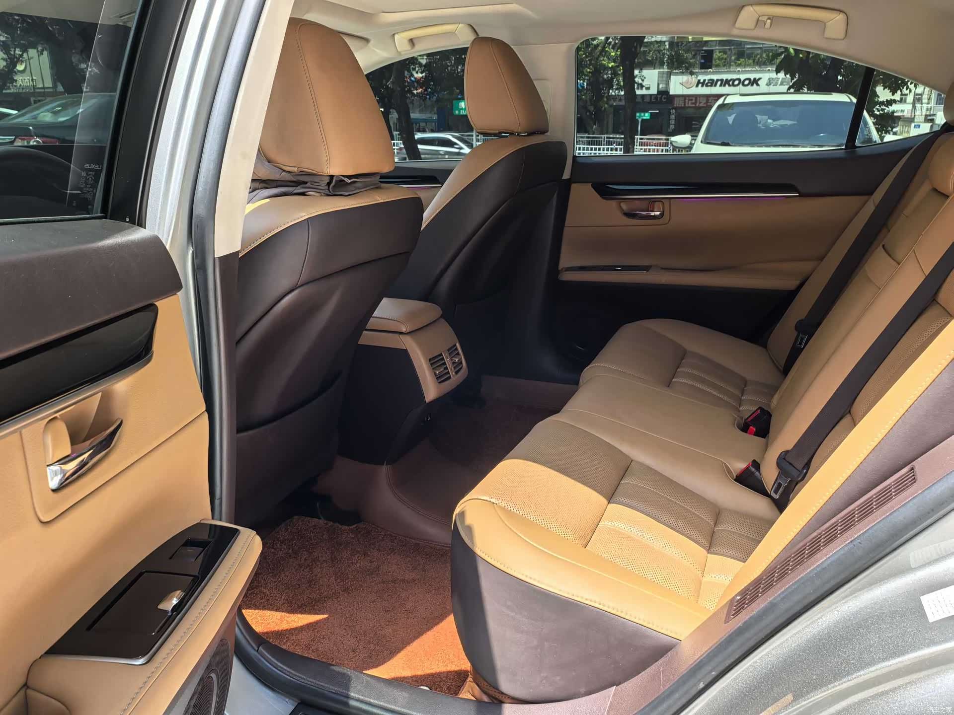 Lexus ES, 2017 11
