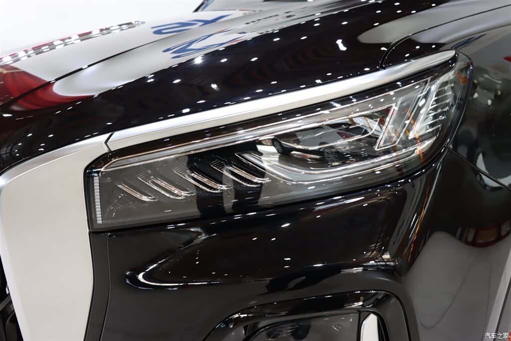 Hongqi HS5, 2025 18