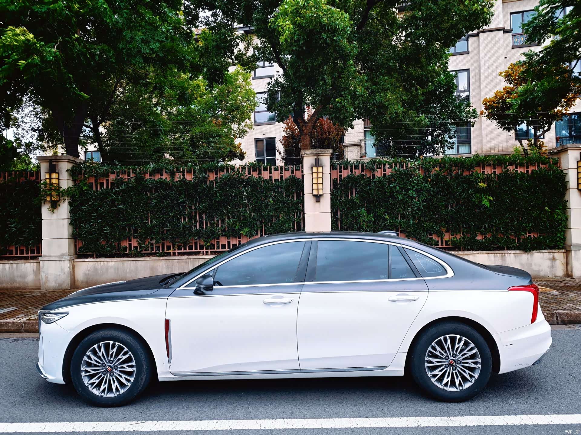 Hongqi H5, 2023 8