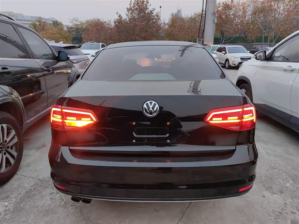 Volkswagen Sagitar