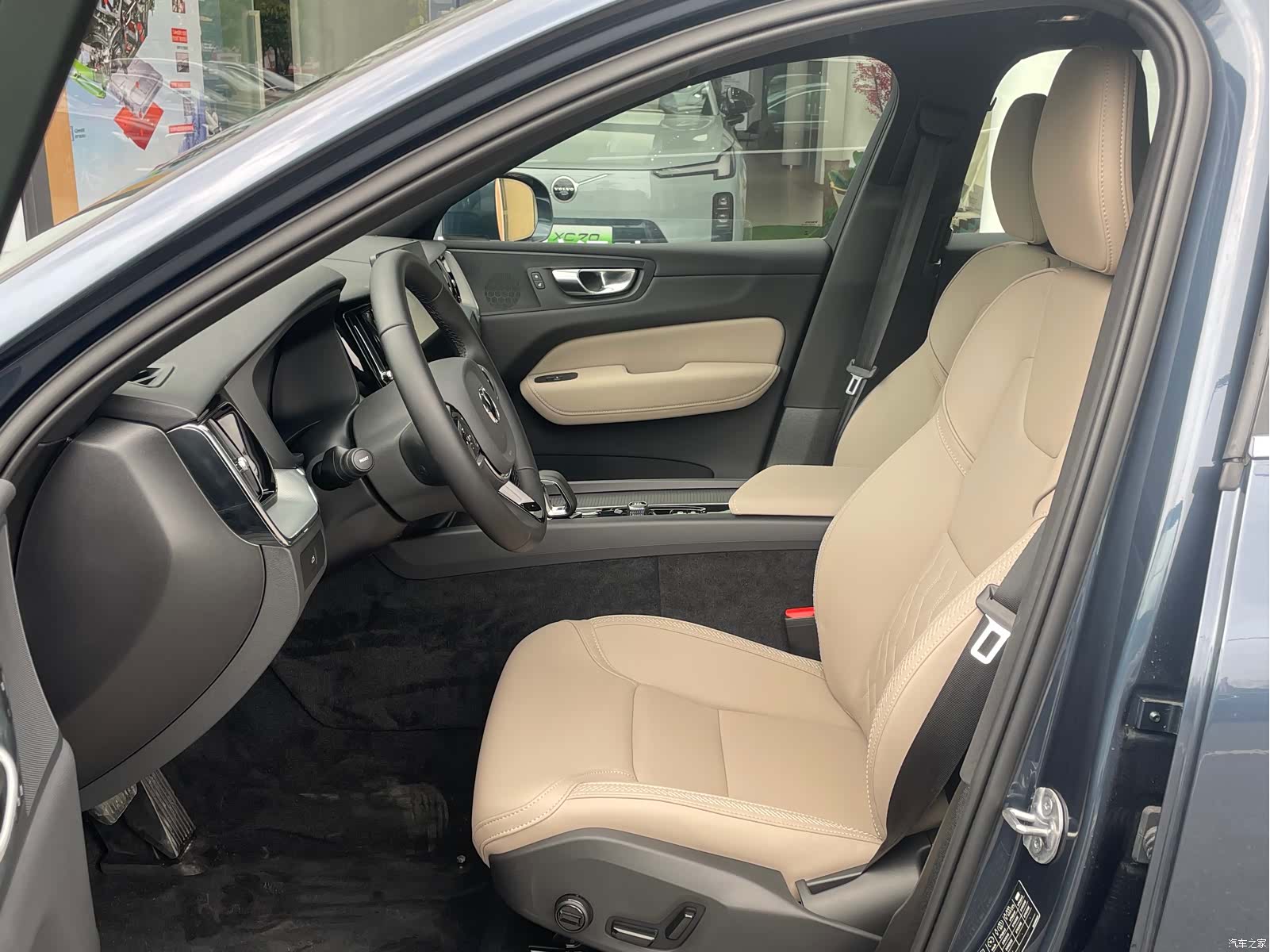 Volvo XC60, 2026 все фото