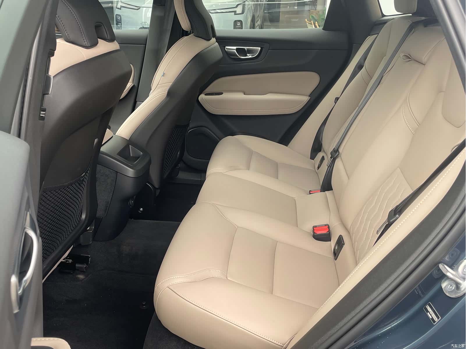 Volvo XC60, 2026 6