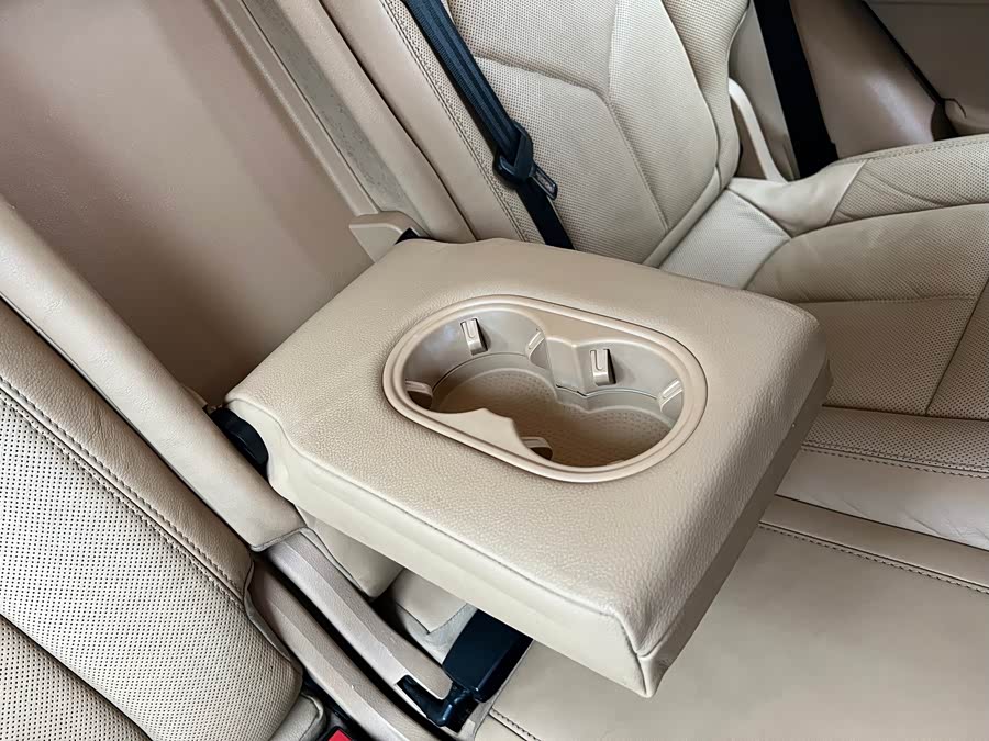 Porsche Cayenne 2011, фото 18