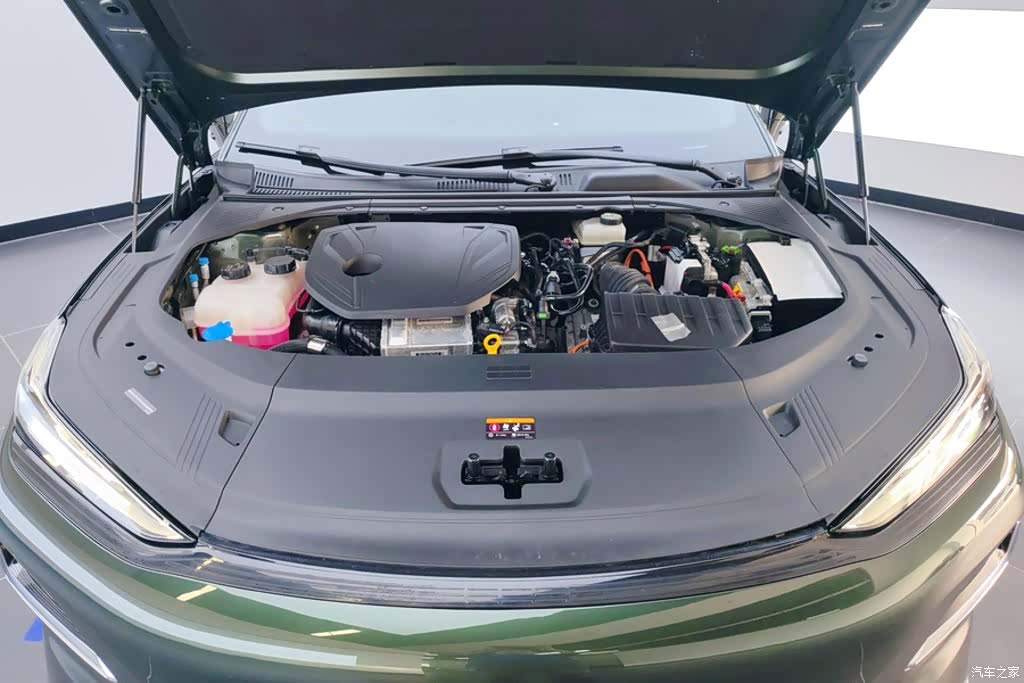 Geely 8, 2025 10