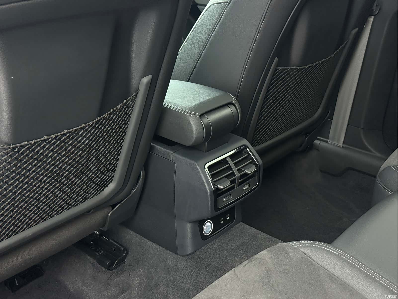 Audi Q3, 2022 12