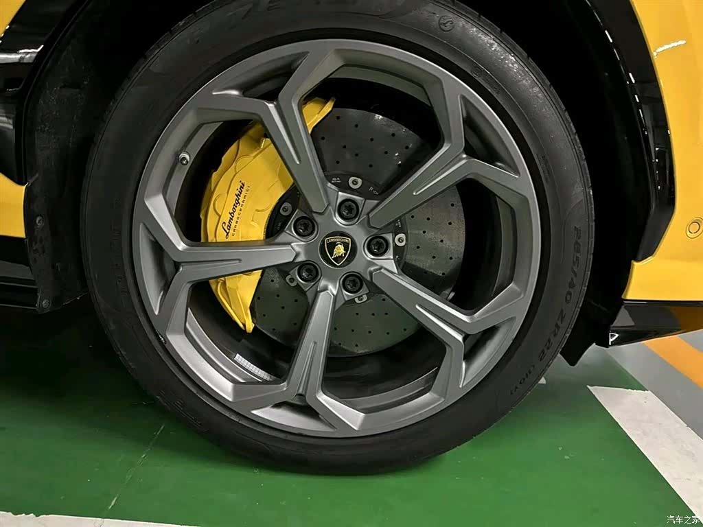 Lamborghini Urus, 2019 12