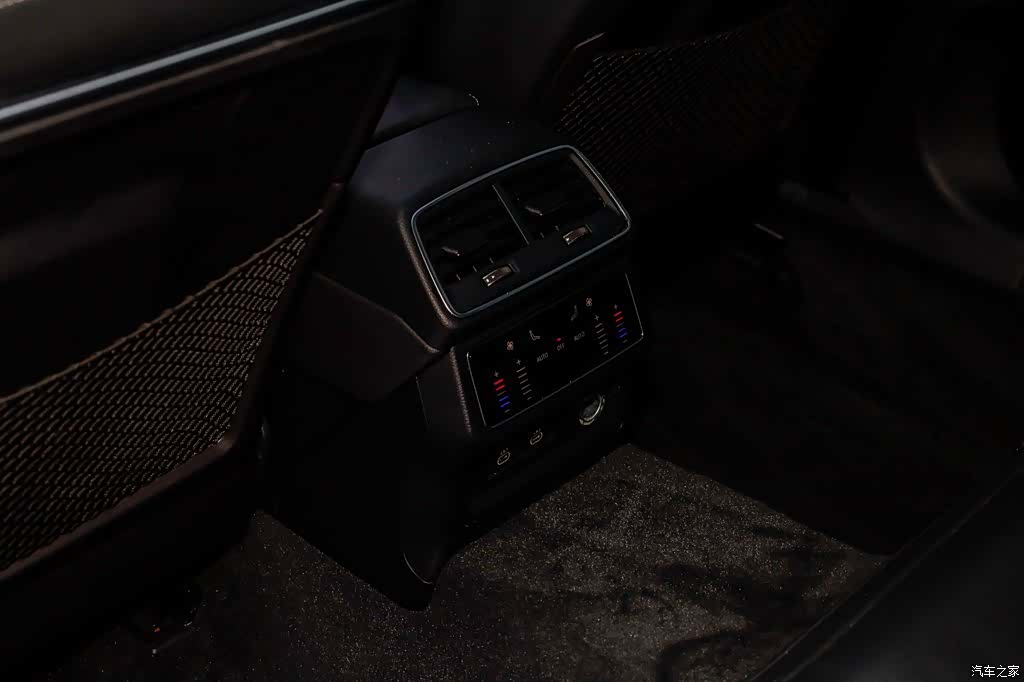 Audi A7L, 2024 11