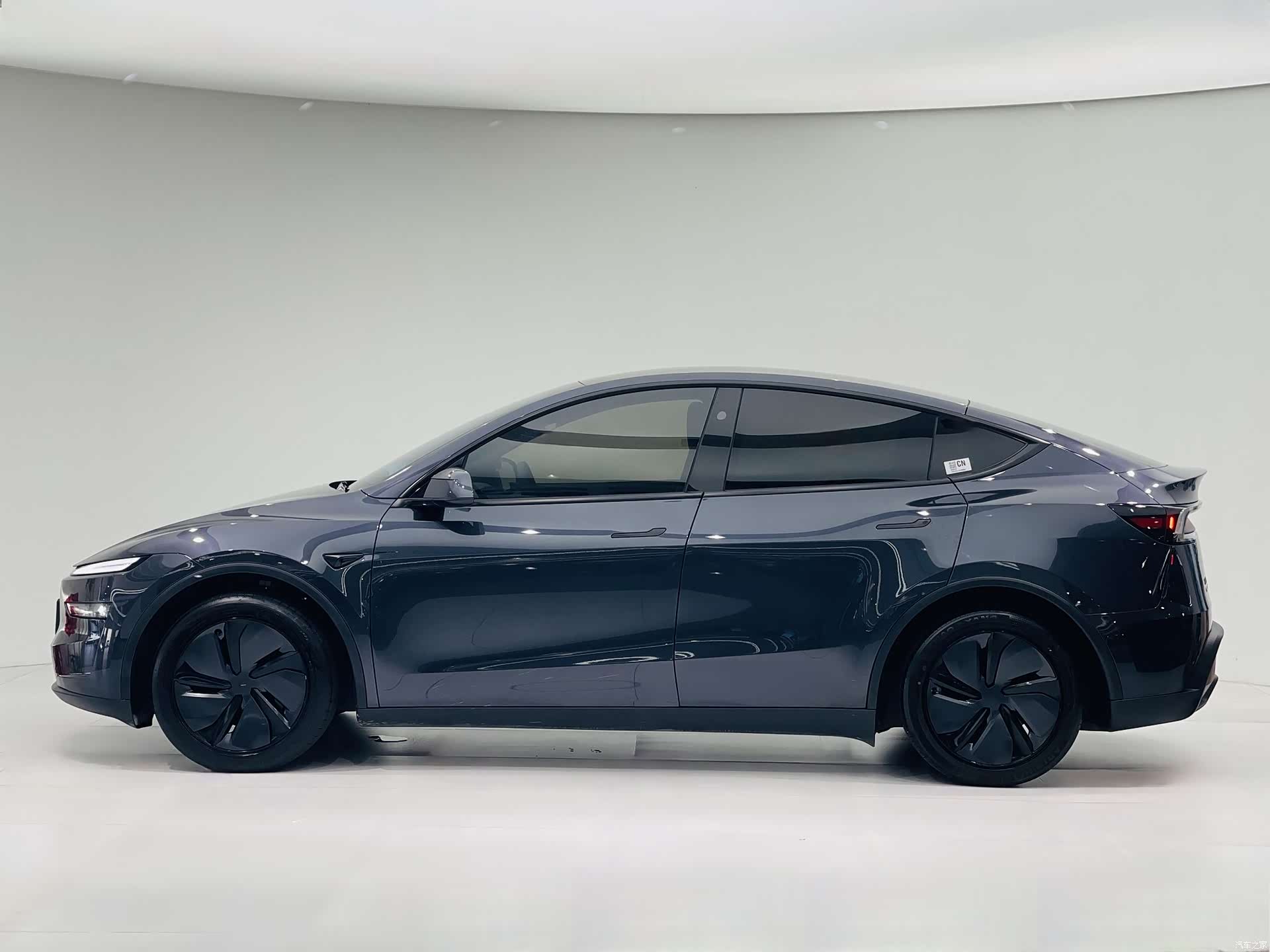 Tesla Model Y, 2026 7