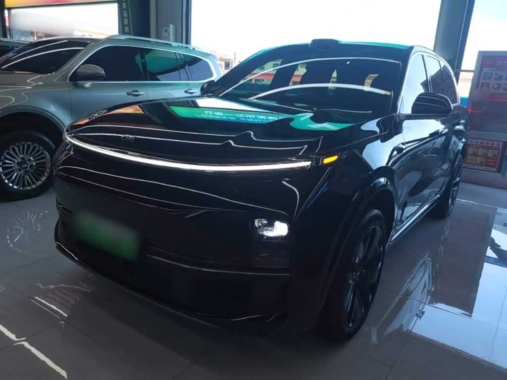 Li Auto L8