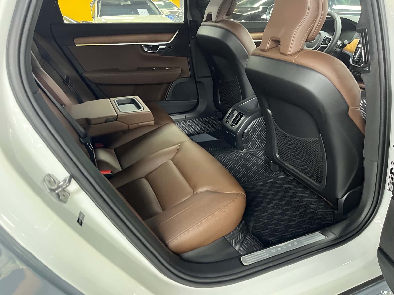 Volvo S90, 2021 все фото