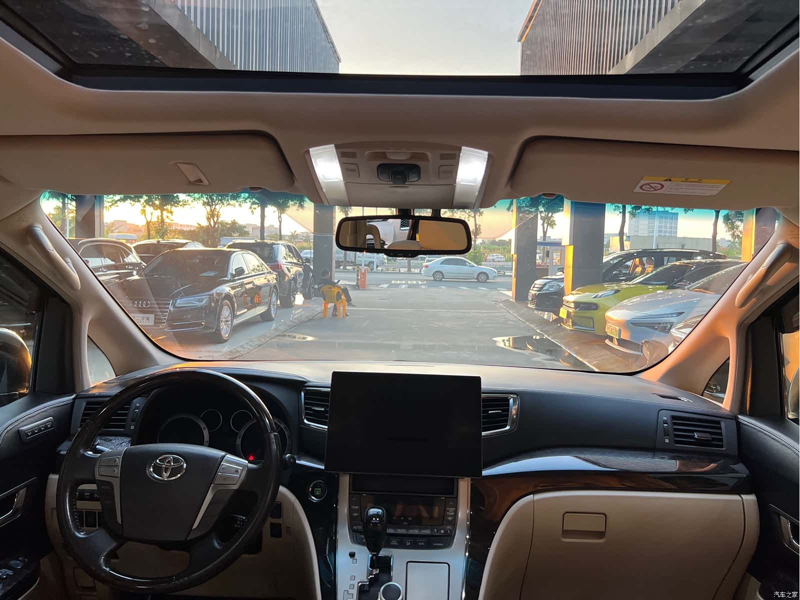 Toyota Alphard, 2012 12