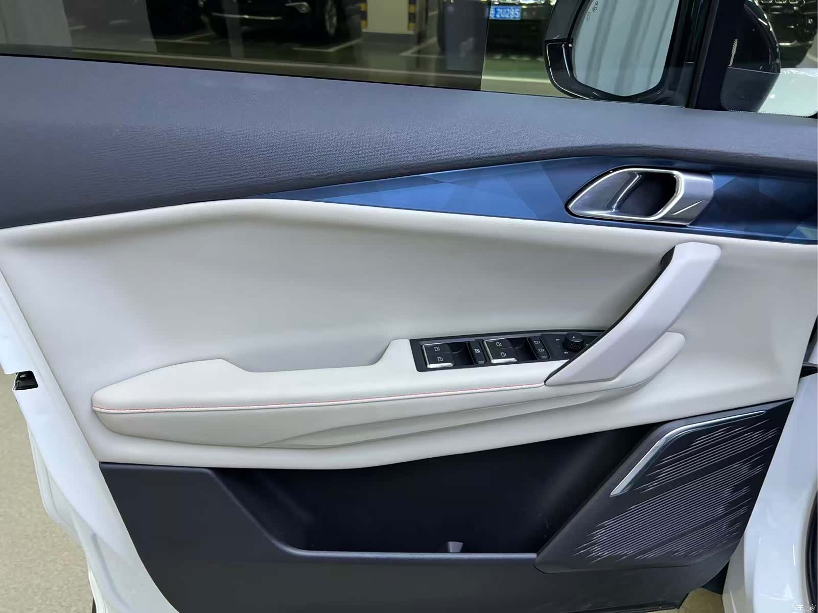 Lynk & Co 02, 2021 10
