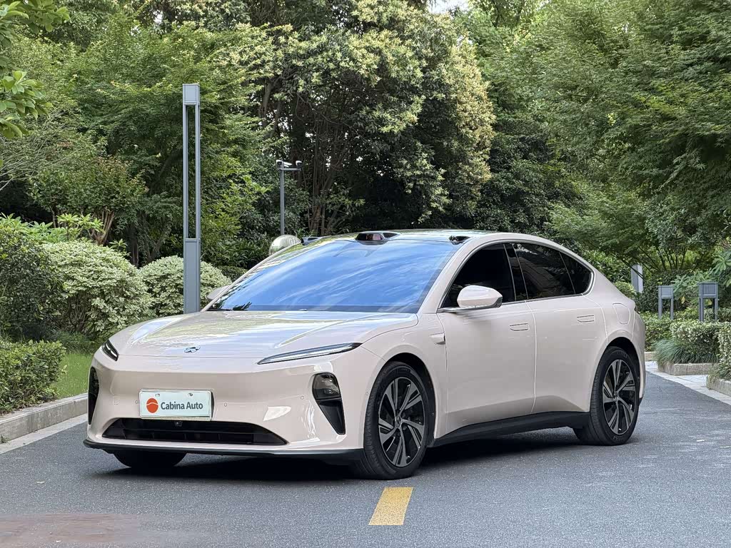 NIO ET5