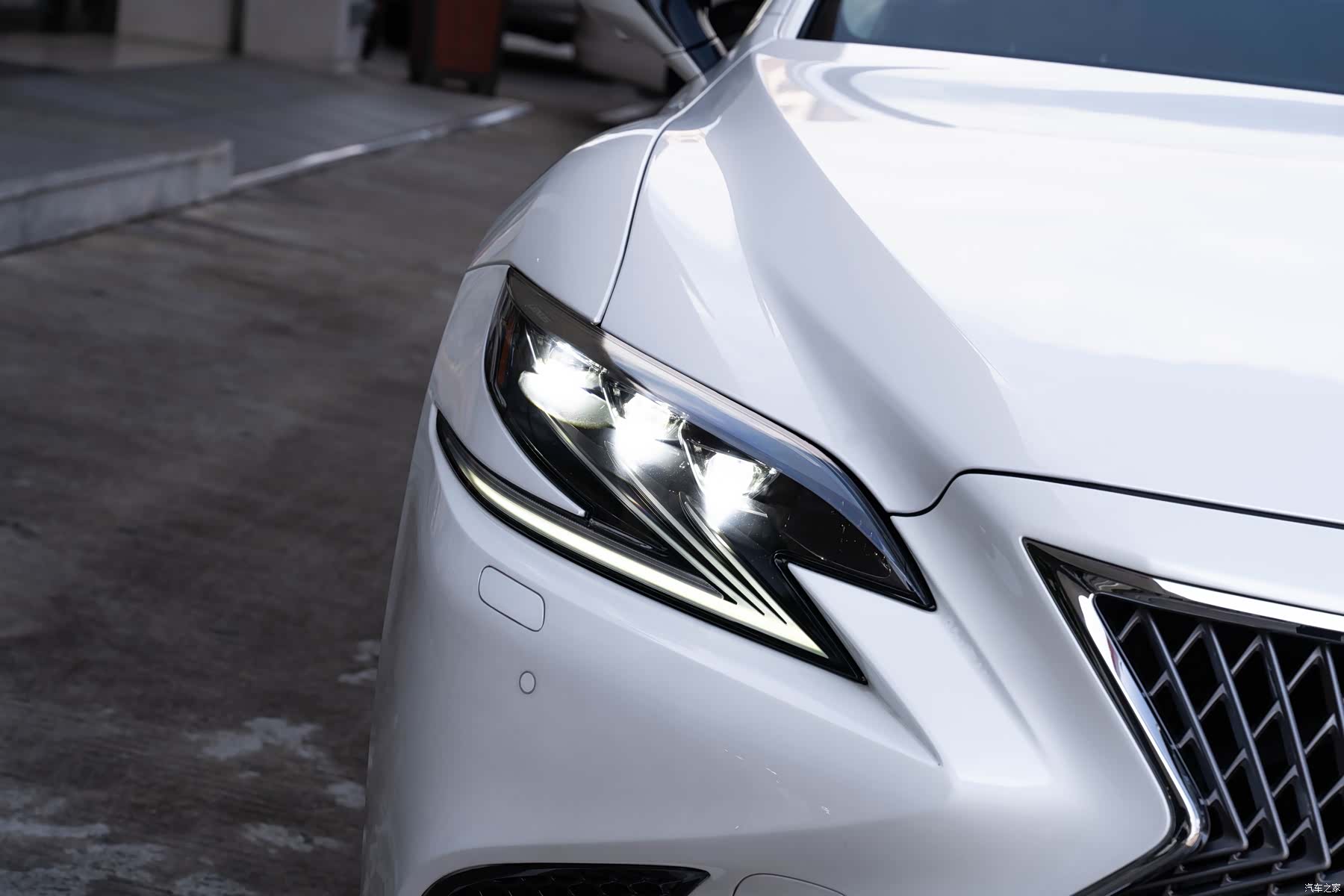 Lexus LS, 2019 6