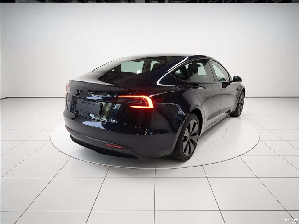 Tesla Model 3, 2026 все фото