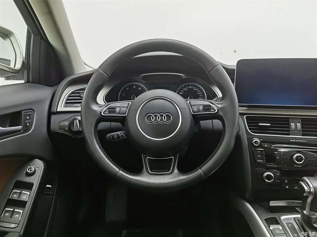 Audi A4L, 2016 11