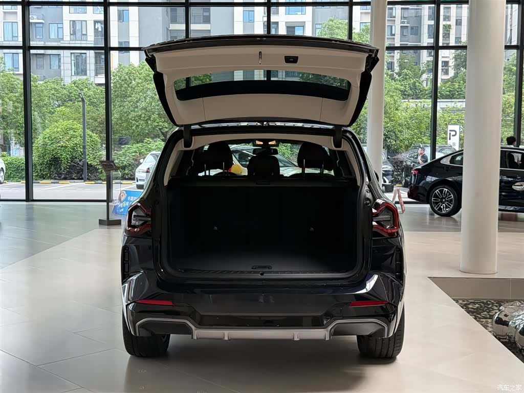 BMW iX3, 2023 8