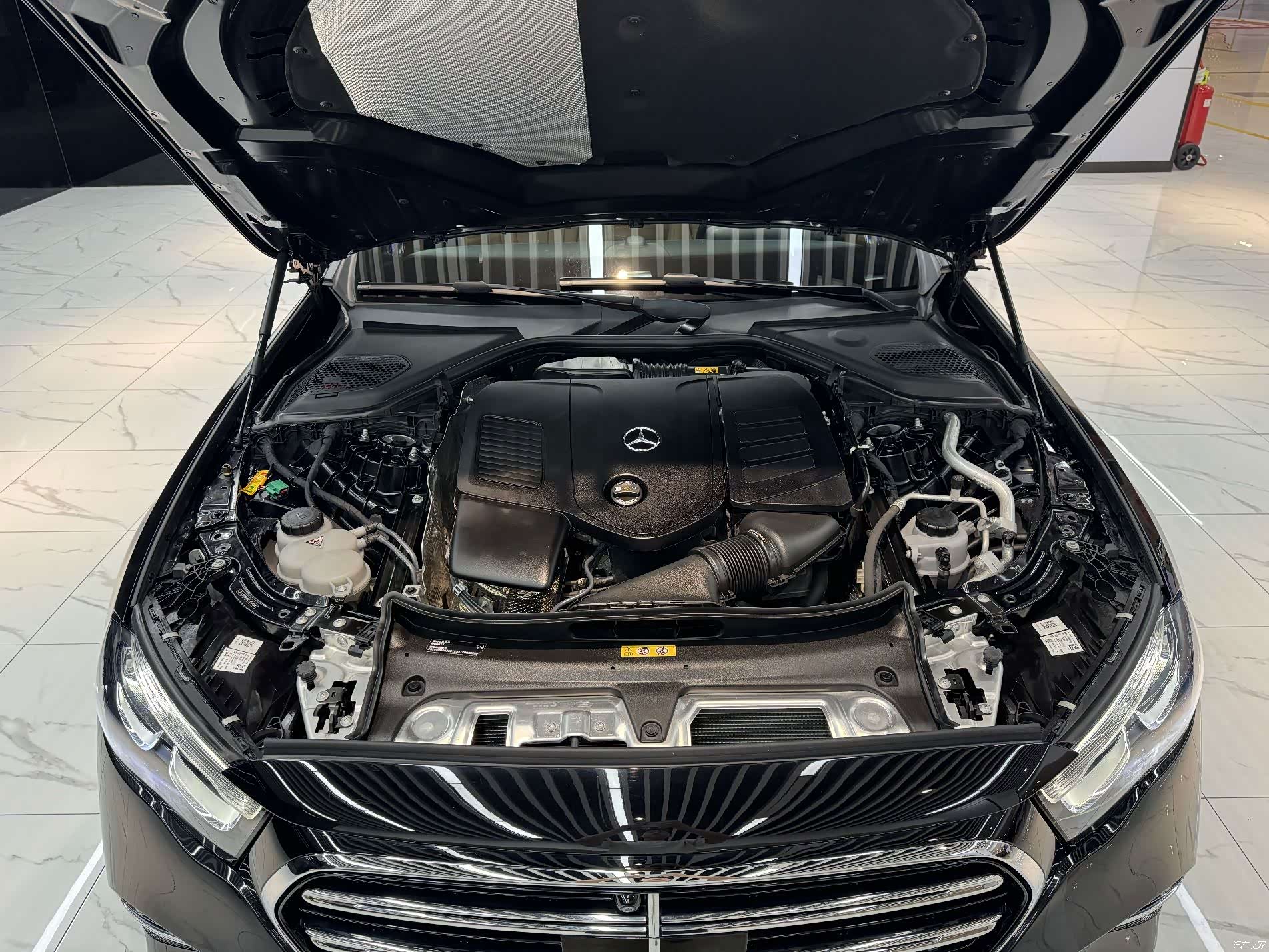 Mercedes-Benz E-Class, 2024 15
