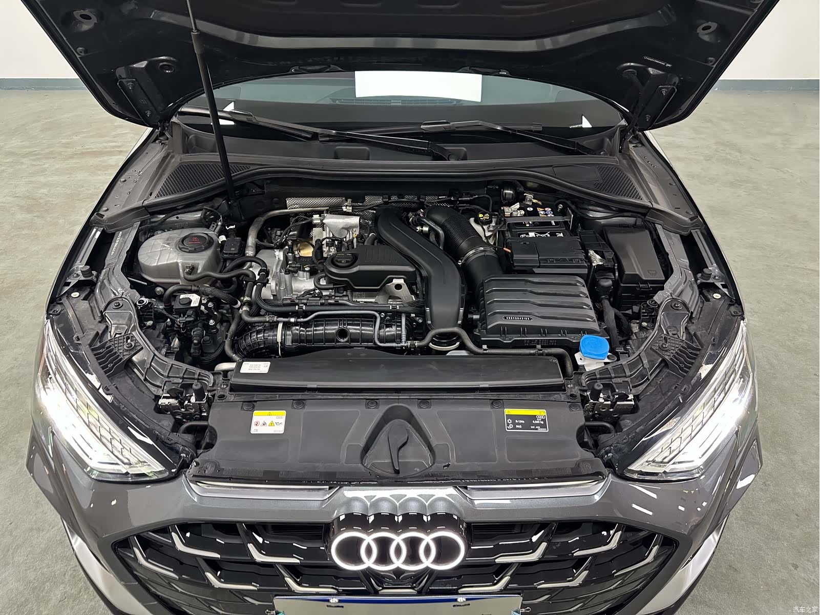 Audi Flying Spur, 2025 9