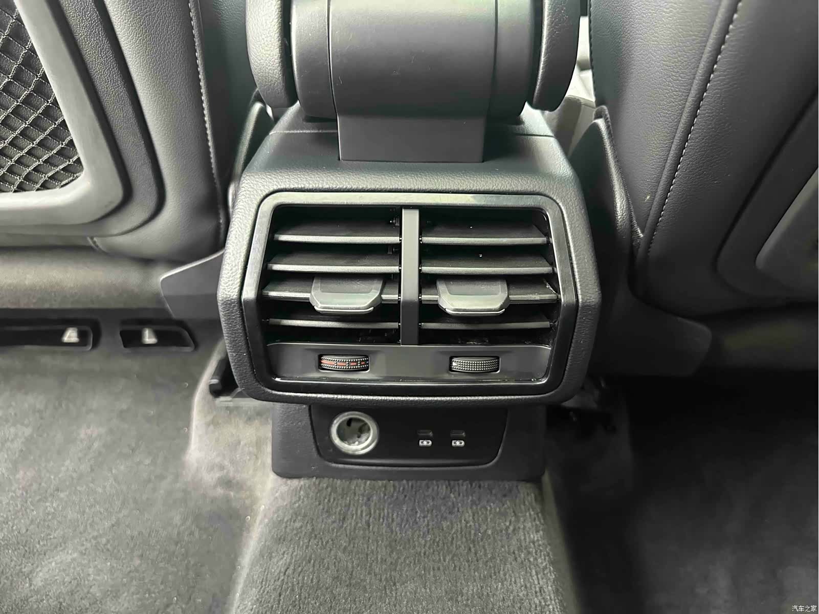 Audi Q3, 2022 13