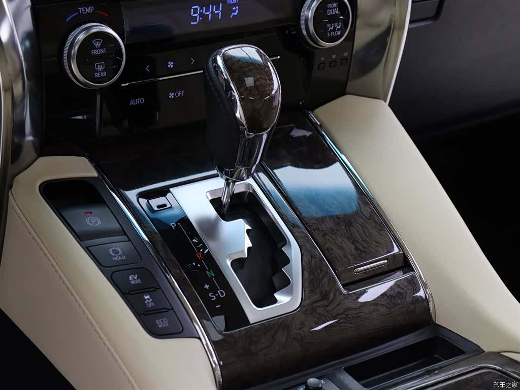 Toyota Alphard, 2021 12