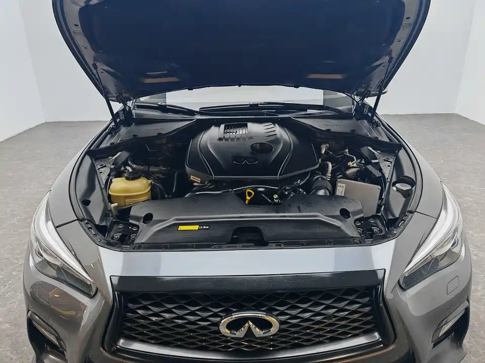 Infiniti Q50L