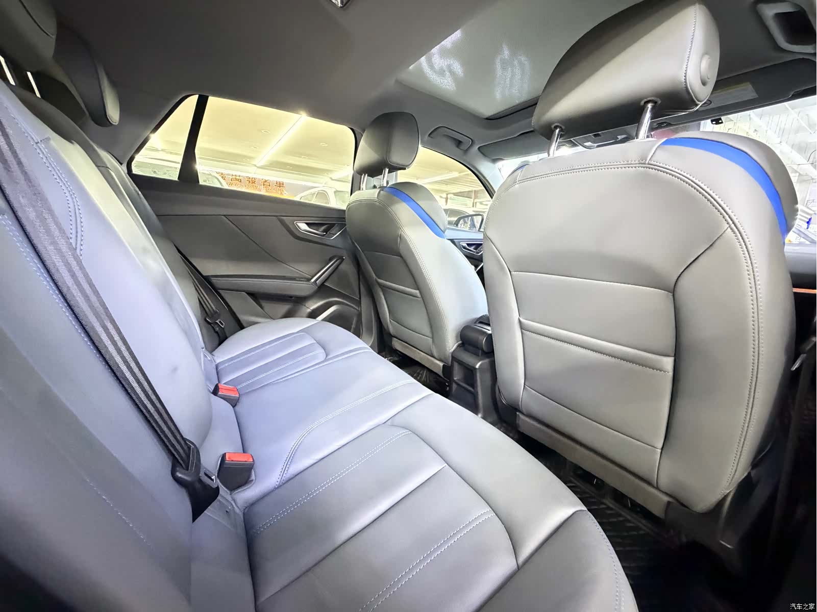 Audi Q2L, 2023 7
