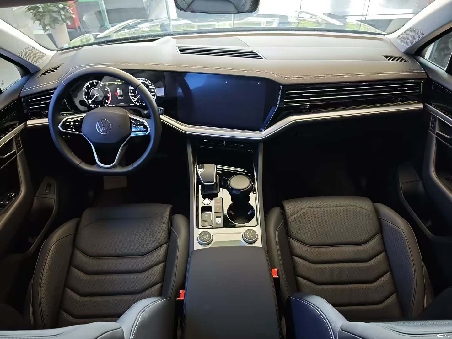 Volkswagen Touareg, 2024 3
