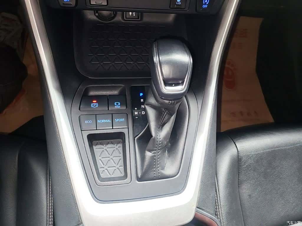 Toyota RAV4, 2021 14