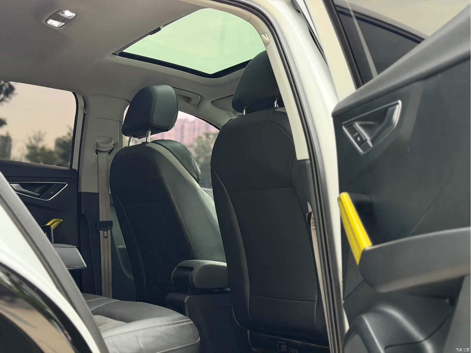 Audi Q2L, 2019 8