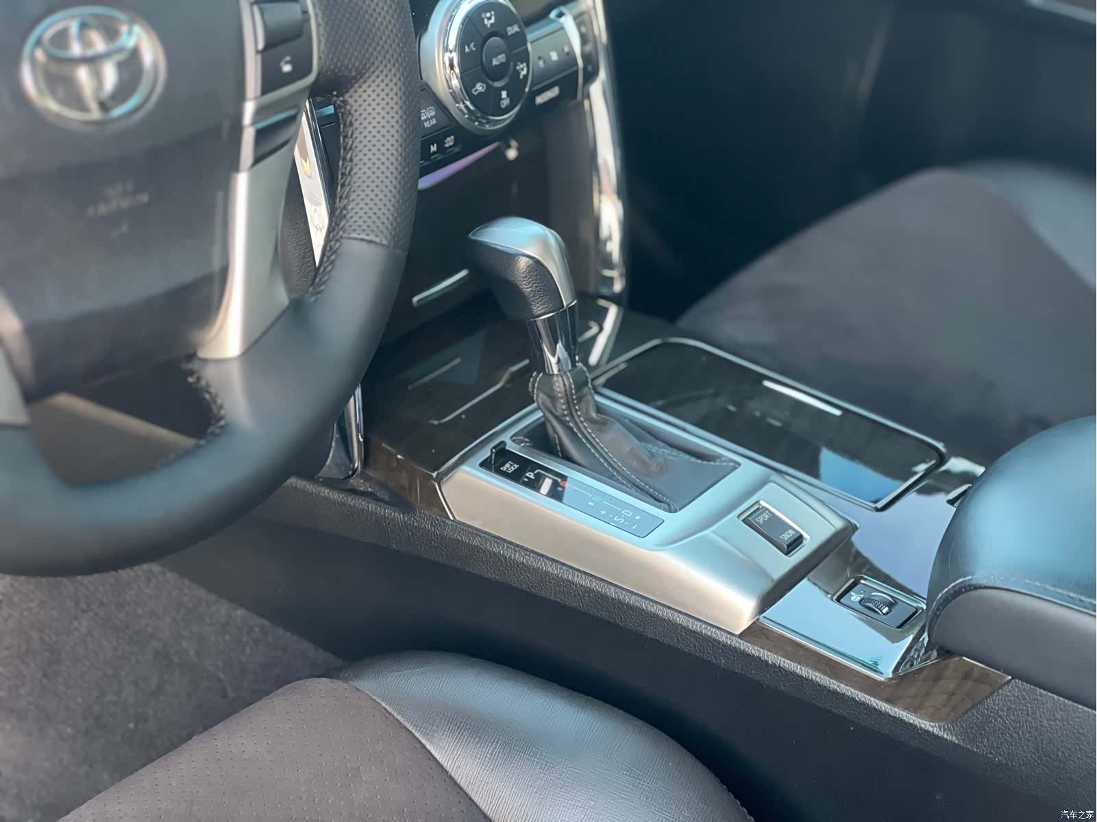 Toyota 2.5V, 2015 10