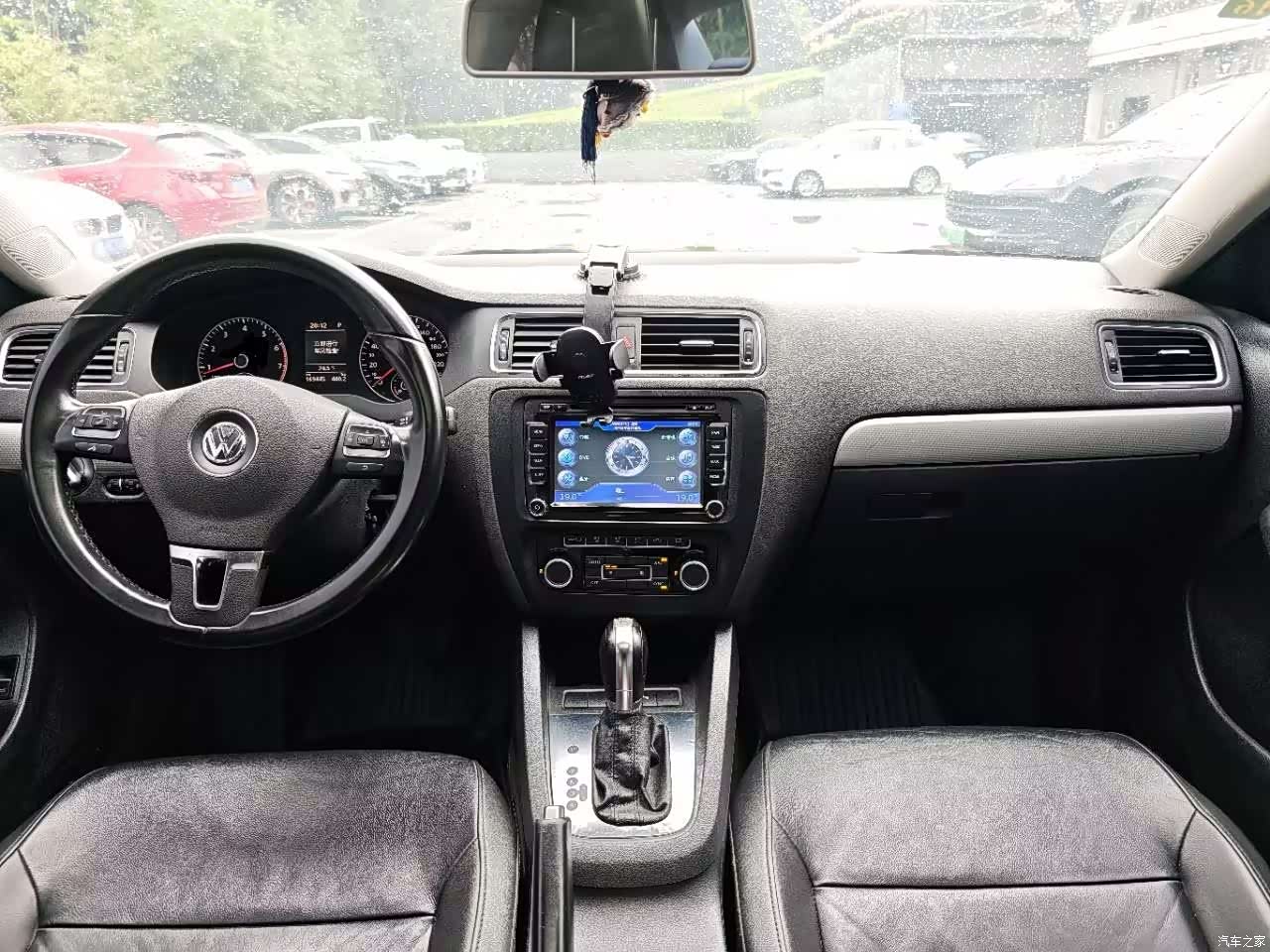 Volkswagen Sagitar, 2014 15