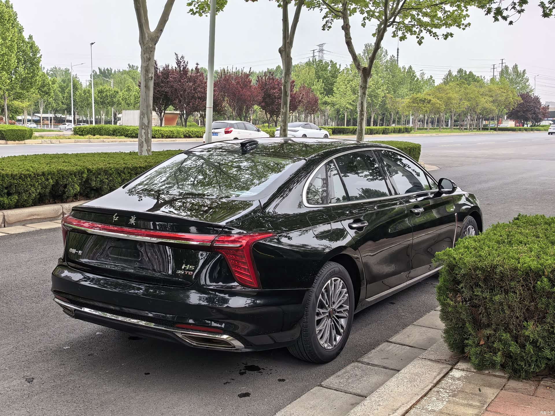 Hongqi H5, 2023 4