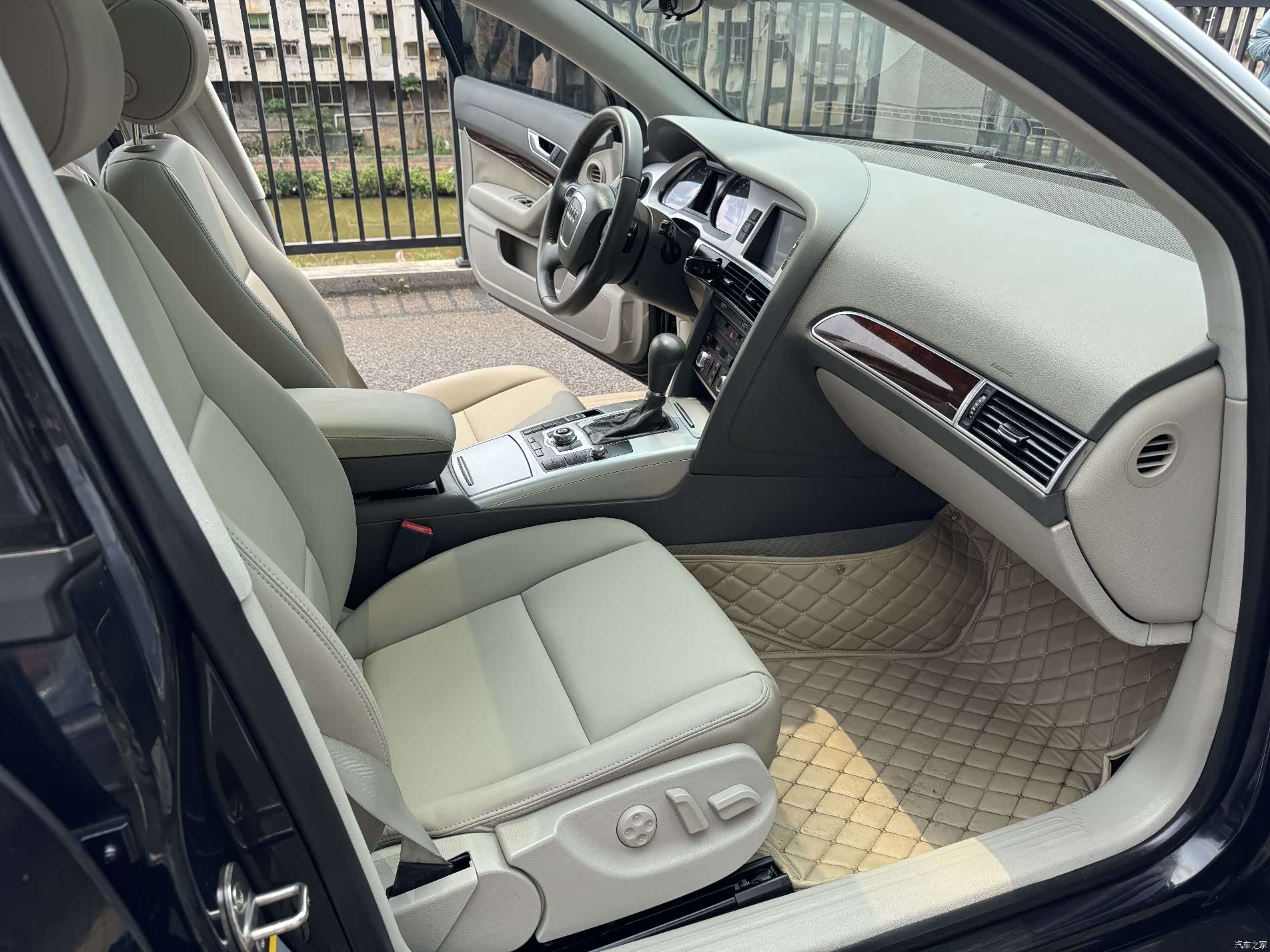 Audi A6L, 2011 7