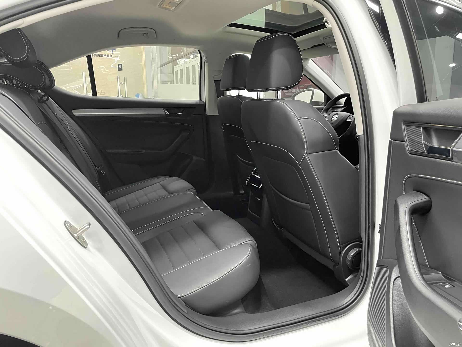 Skoda Superb, 2022 13