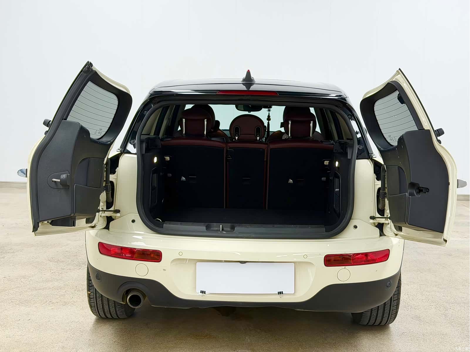 Mini Clubman, 2018 все фото