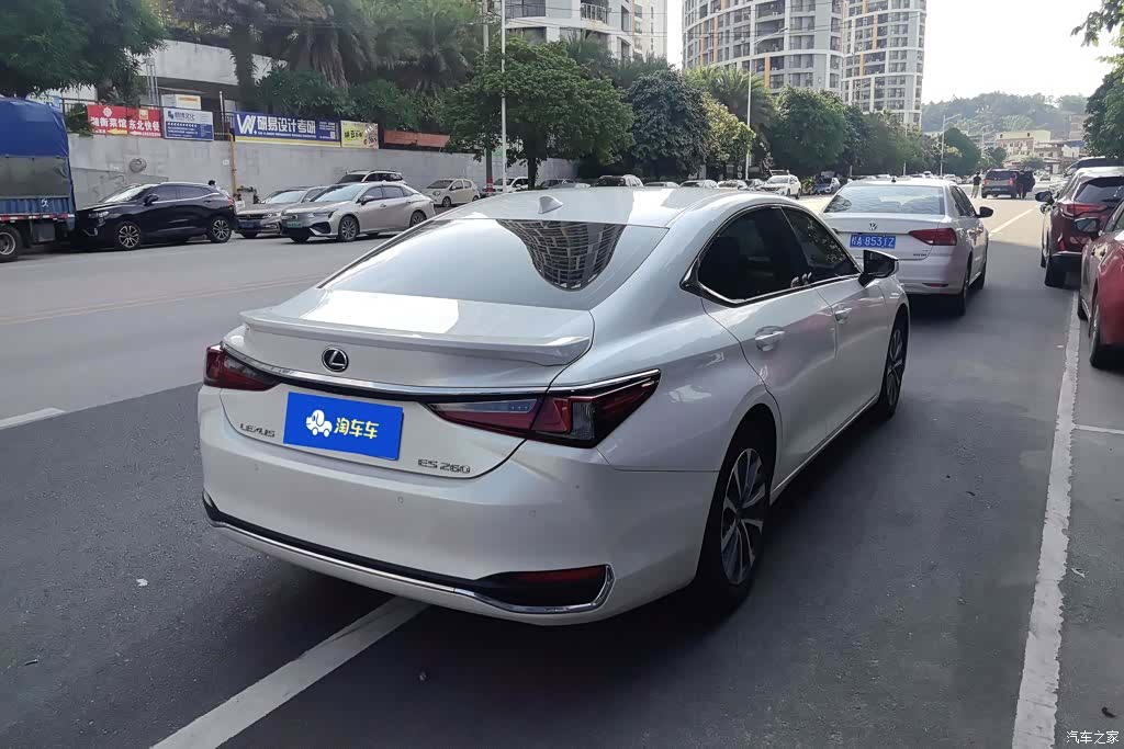 Lexus ES, 2023 3