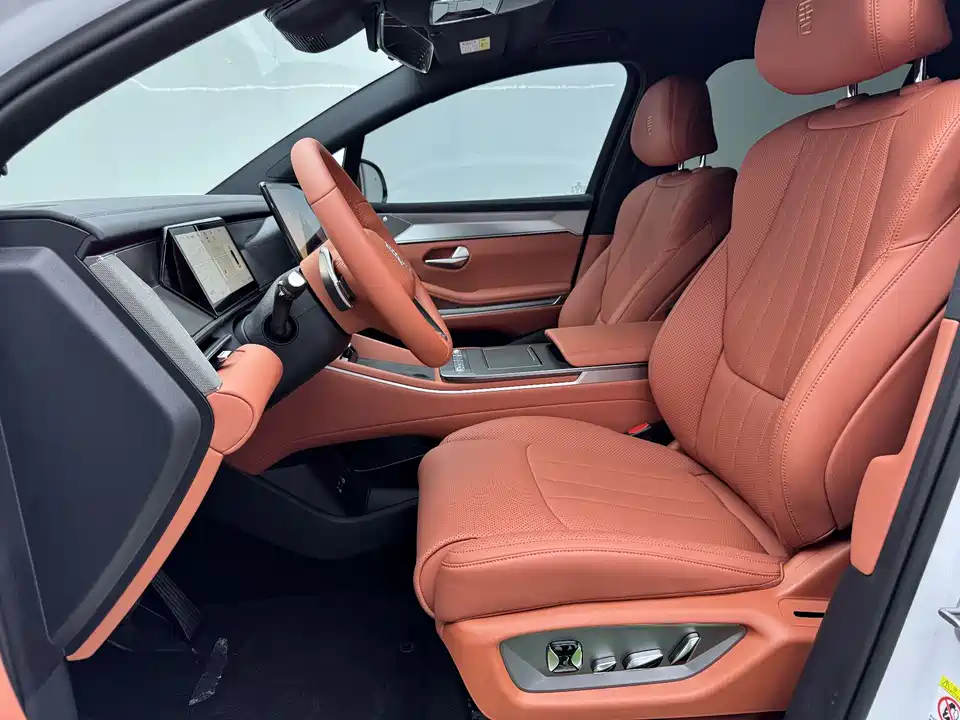 BYD Tang L