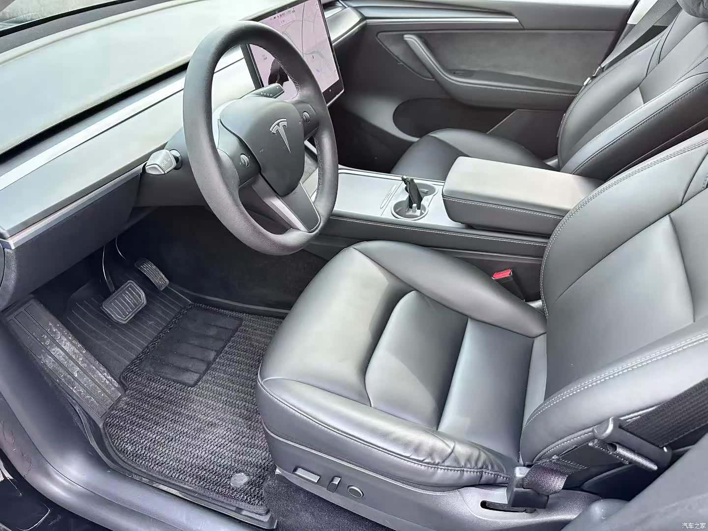 Tesla Model Y, 2021 3