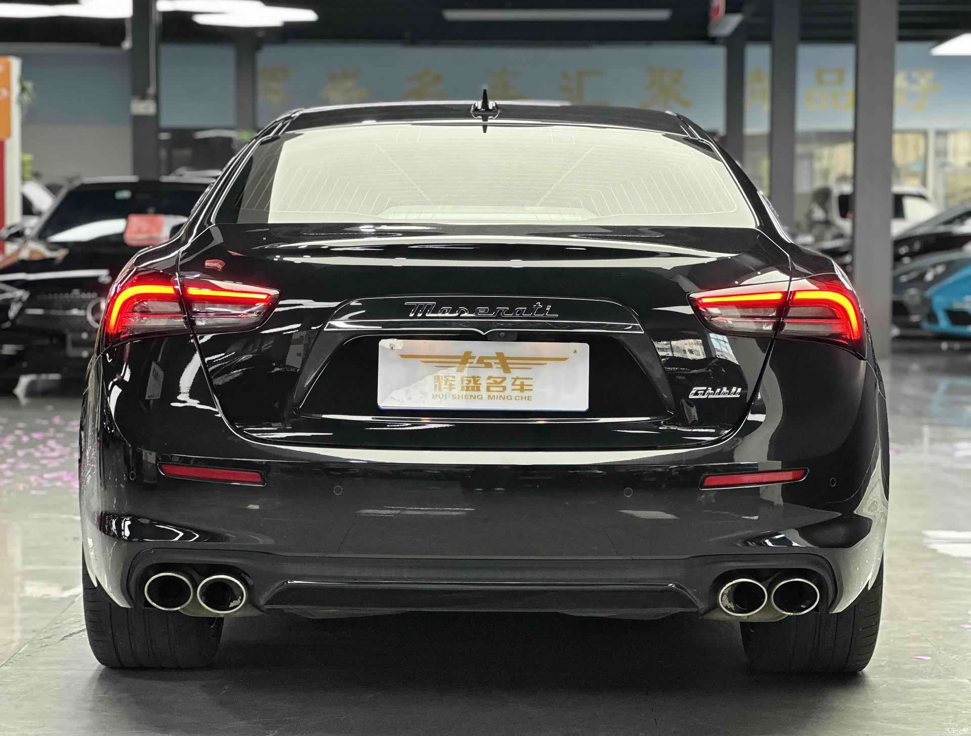 Maserati Ghibli, 2022 4