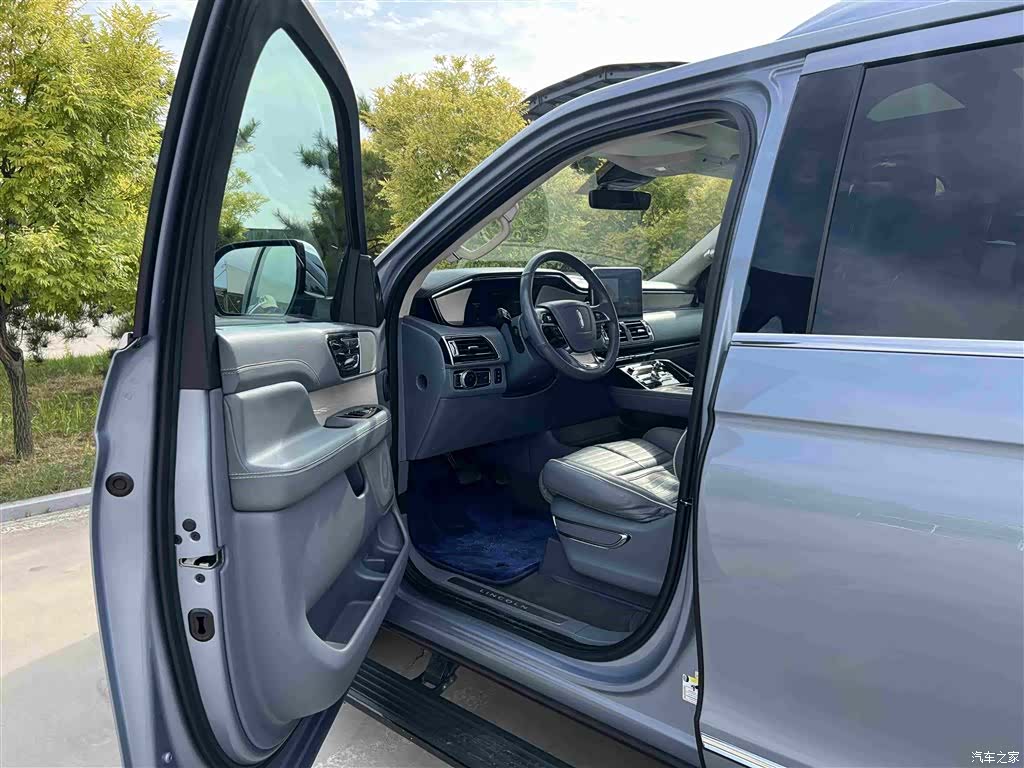 Lincoln Navigator, 2019 4
