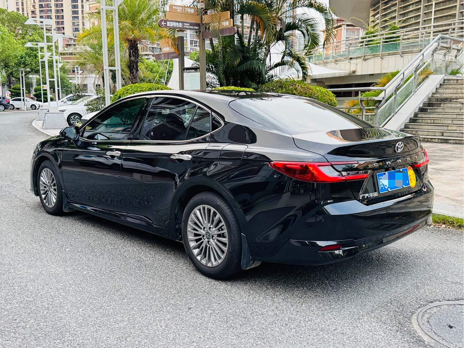 Toyota Camry, 2025 4