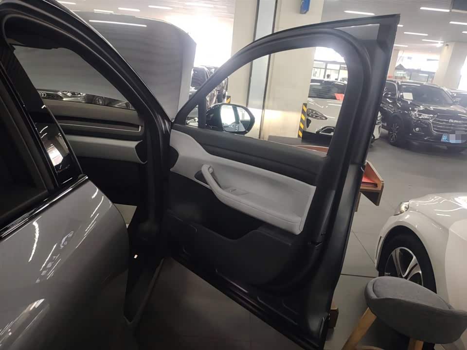NIO ES8