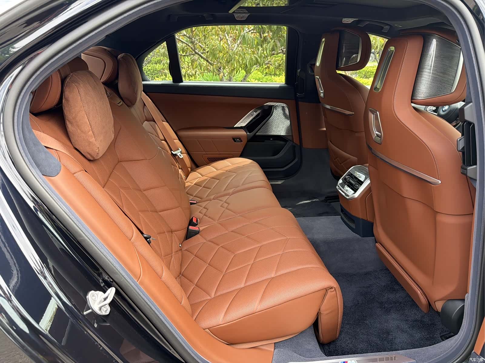 BMW i7, 2025 11