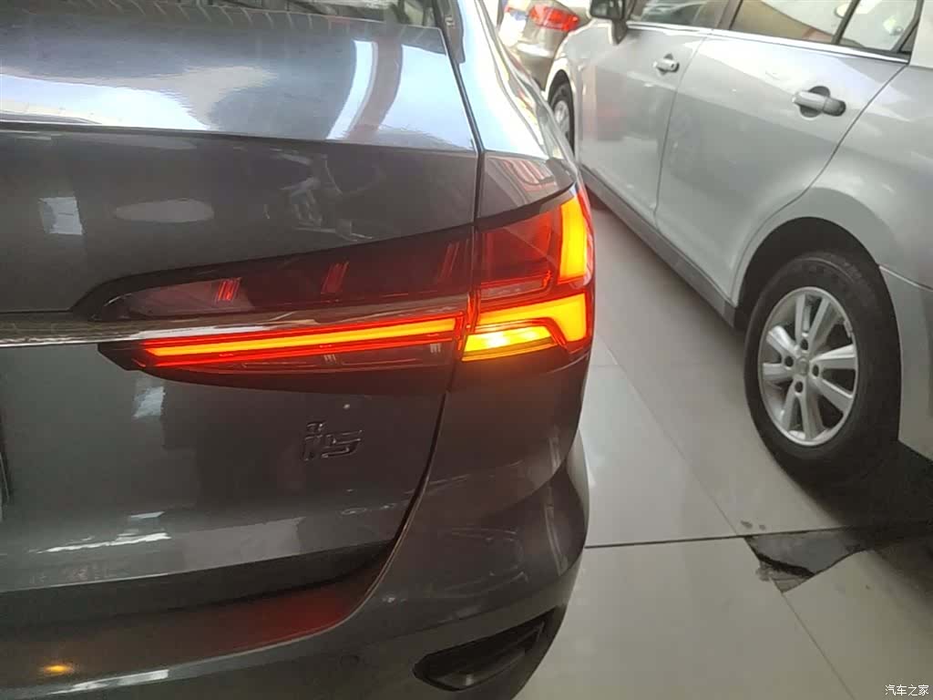 Roewe i5, 2022 8