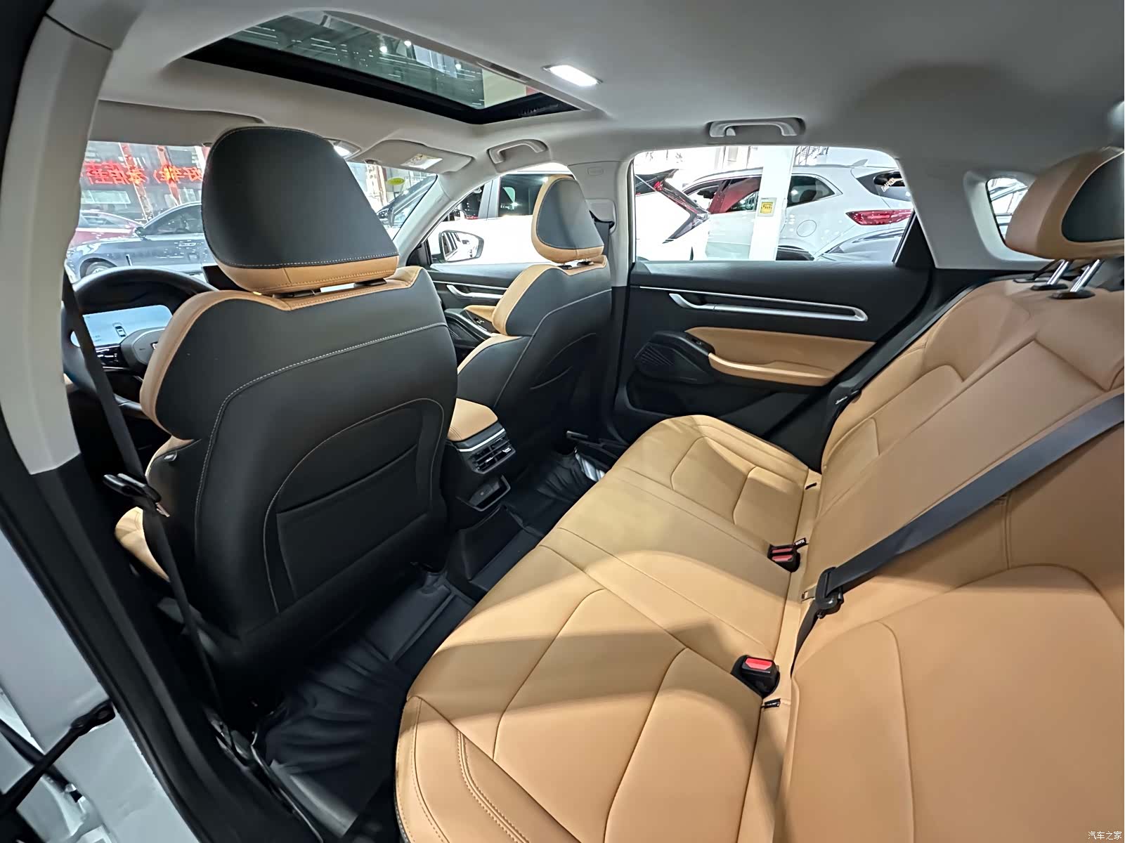 Geely Emgrand, 2025 10